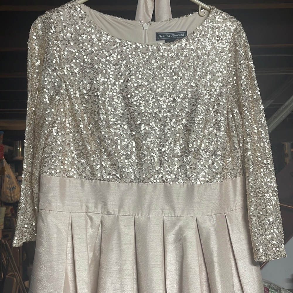 Jessica Howard size 12 long sleeve sequin top, gold cocktail dress.